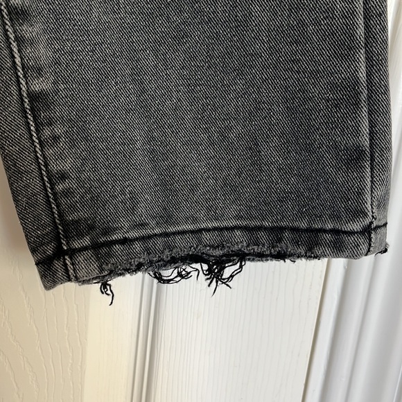 Cotton On Light Black Grey Distressed High Rise Mom Jeans in Women’s Size 4 - Picture 5 of 9